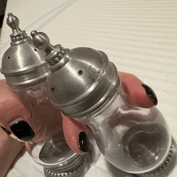 Southern Living at Home Astoria Collection Glass Salt Pepper Shakers - Picture 7 of 8